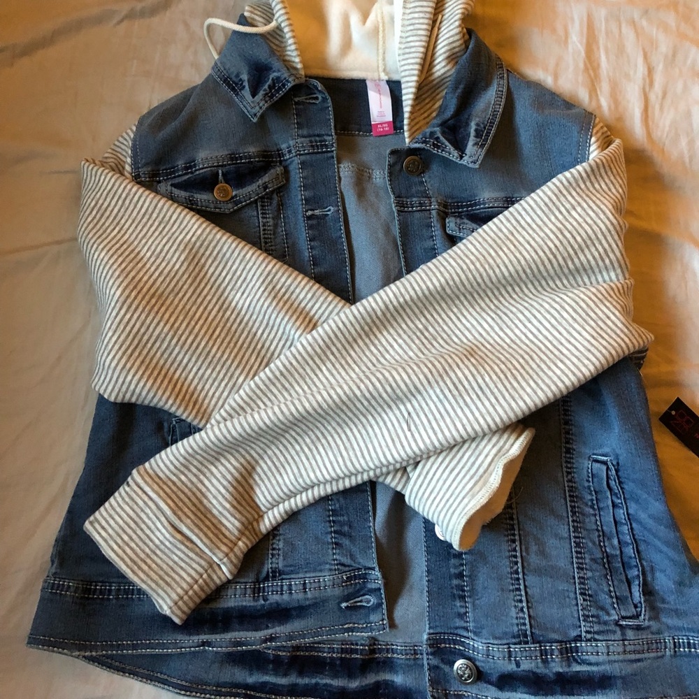 Striped long-sleeve hooded denim jacket